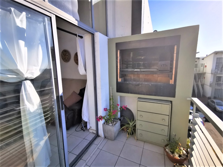 2 Bedroom Property for Sale in Gordons Bay Central Western Cape